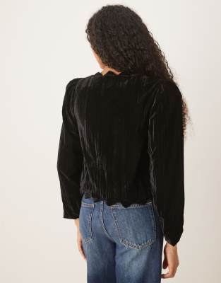 Asos Design Scallop Detail Puff Sleeve Velvet Top In Black