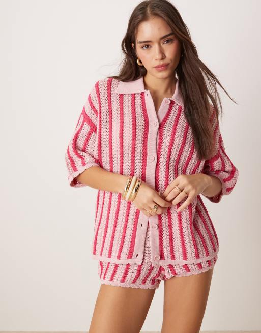 ASOS DESIGN - Short d'ensemble en maille rayée avec bords festonnés - Rose 