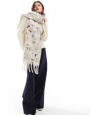 scarf with neppy gray and white tassel design