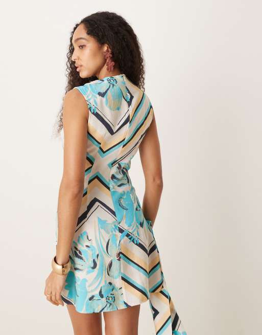 ASOS DESIGN – Scarfmönstrad miniklänning med hög krage och draperad detalj, 4 av 4