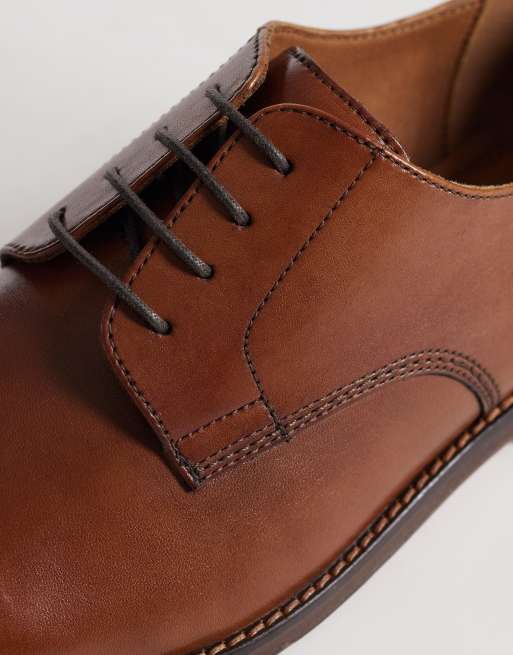 ASOS DESIGN - Scarpe derby stringate con suola naturale in pelle color cuoio, 4 di 4
