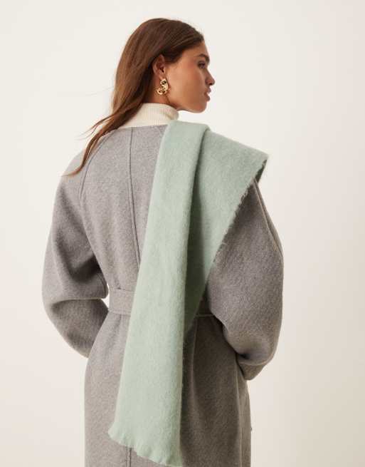 ASOS DESIGN – Schal aus Wollmix in Grün mit ausgefranstem Rand, 4 von 4