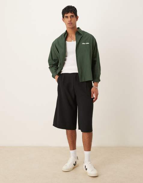 ASOS DESIGN – Schicke Bermudashorts in Schwarz mit doppelter Bundfalte und niedrigem Bund - view 1