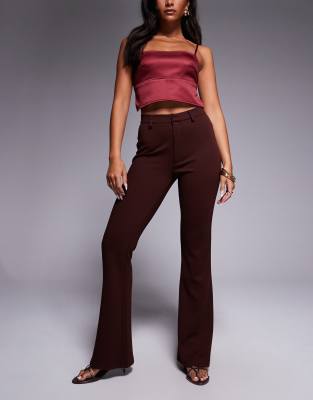 ASOS DESIGN - Schlaghose aus Jersey-Twill in Schokobraun mit schmalem Schnitt