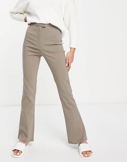 ASOS DESIGN – Schlaghose in Pilzbraun aus Bengaline-Stretch