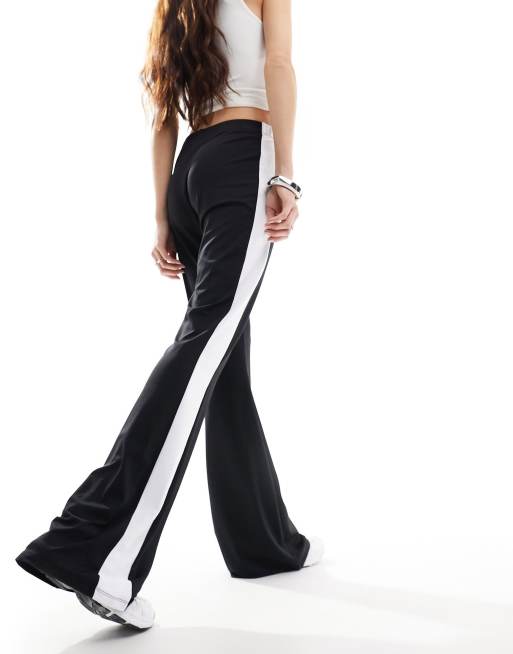 ASOS DESIGN – Schlaghose in Schwarz mit farblich abgesetzter Naht