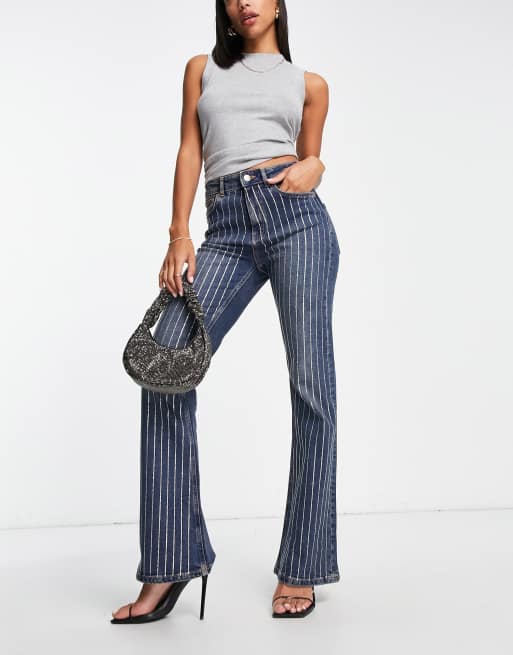 ASOS DESIGN – Schlagjeans in Blau mit glitzernden Nadelstreifen