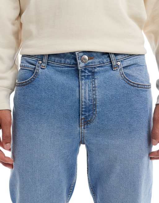 ASOS DESIGN – Schlagjeans in hellblauer Waschung, 4 von 5