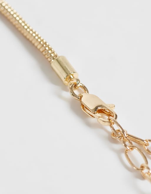 ASOS DESIGN Schlangenkette-Halskette mit gehämmertem Anhänger mit grünem Steindetail in Goldoptik, 3 von 4
