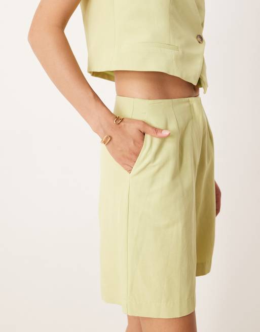 ASOS DESIGN – Schlichte Bermudashorts in Grün aus Leinenmix, Kombiteil, 2 von 5