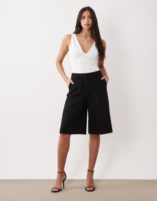 ASOS DESIGN - Schlichte Bermudashorts in Schwarz mit weitem Bein-Grau