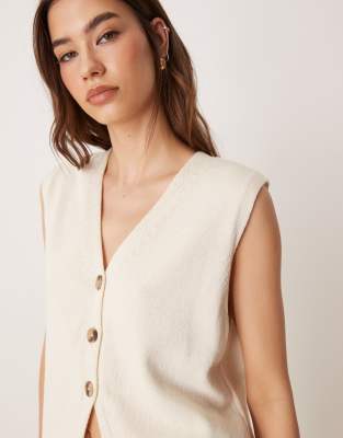 ASOS DESIGN - Schlichte, gestrickte Relaxed-Fit-Weste in Cremeweiß