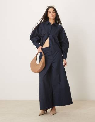 ASOS DESIGN - Schlichter Hosenrock in Marineblau mit weitem Bein, Kombiteil