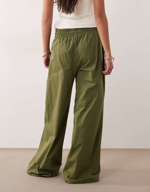 ASOS DESIGN – Schlupfhose in Olivgrün mit Kordelzugbund und weitem Bein, 3 von 5