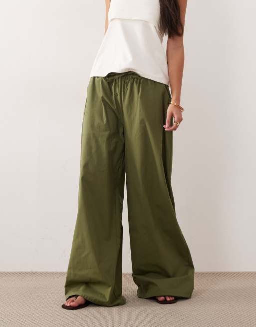 ASOS DESIGN – Schlupfhose in Olivgrün mit Kordelzugbund und weitem Bein, 4 von 5