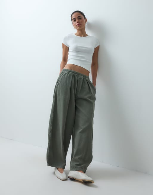 ASOS DESIGN – Schlupfhose in verwaschenem Khaki mit Bindegürtel und abgerundetem Beinschnitt, 3 von 5
