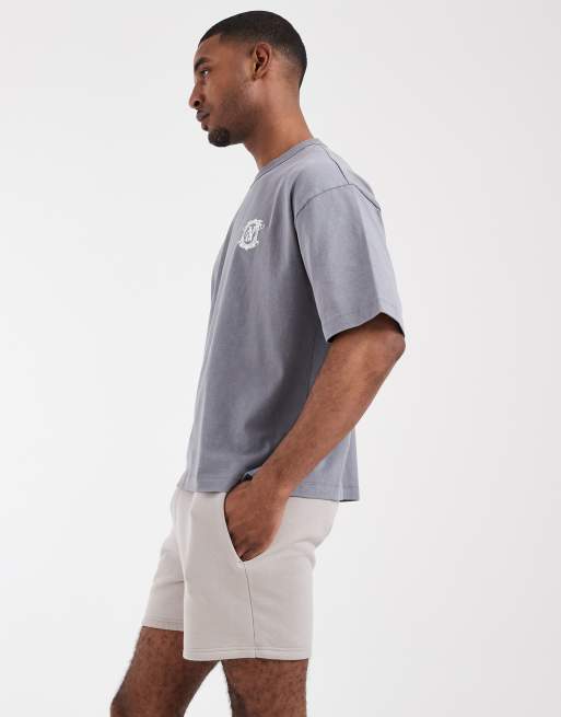 ASOS DESIGN – Schmal geschnittene Basic-Shorts aus Jersey in Grau, 2 von 5