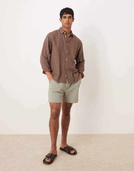 ASOS DESIGN – Schmal geschnittene Basic-Shorts in Hellkhaki