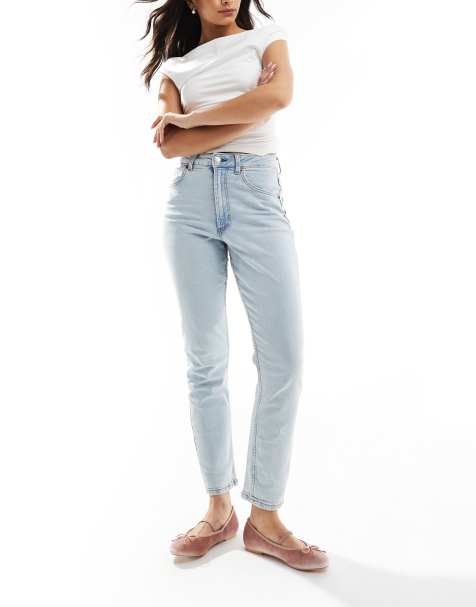 ASOS DESIGN – Schmal geschnittene, bequeme Mom-Jeans in Hellblau - view 1