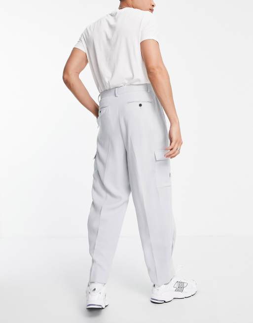 ASOS DESIGN – Schmal geschnittene, elegante Cargo-Hose mit hohem Bund in Grau aus Kreppmaterial, 2 von 4