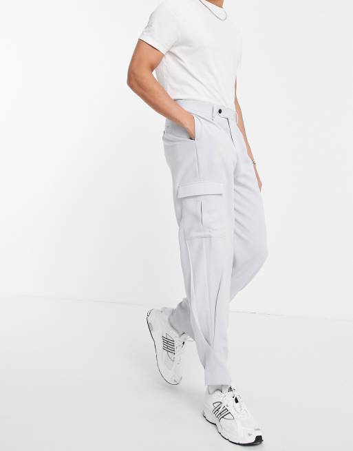 ASOS DESIGN – Schmal geschnittene, elegante Cargo-Hose mit hohem Bund in Grau aus Kreppmaterial, 4 von 4
