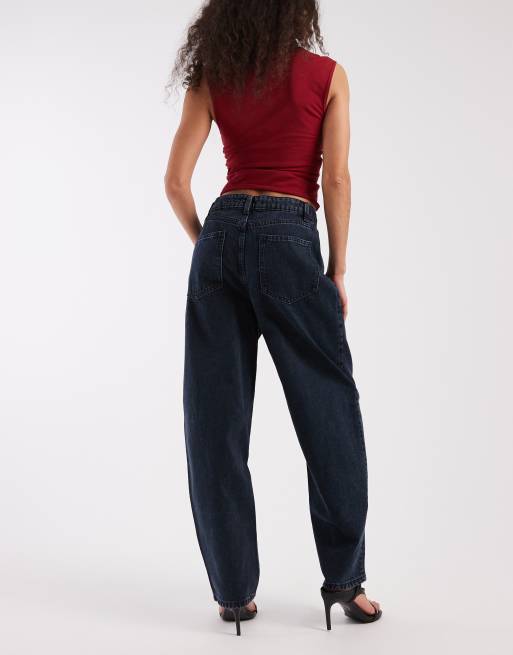 ASOS DESIGN – Schmal geschnittene Jeans in Blau-Schwarz mit abgerundetem Beinschnitt , 3 von 5