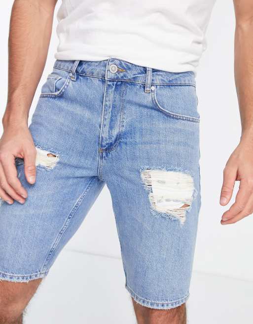 ASOS DESIGN – Schmal geschnittene Jeansshorts in verwaschener mittelblauer Tönung mit Rissen, 2 von 4