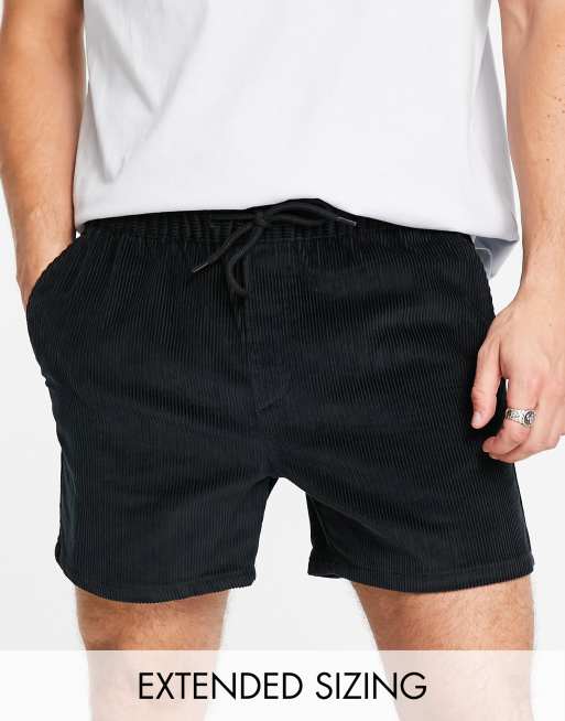 ASOS DESIGN Schmal geschnittene kurzere Cord Shorts in Schwarz ASOS