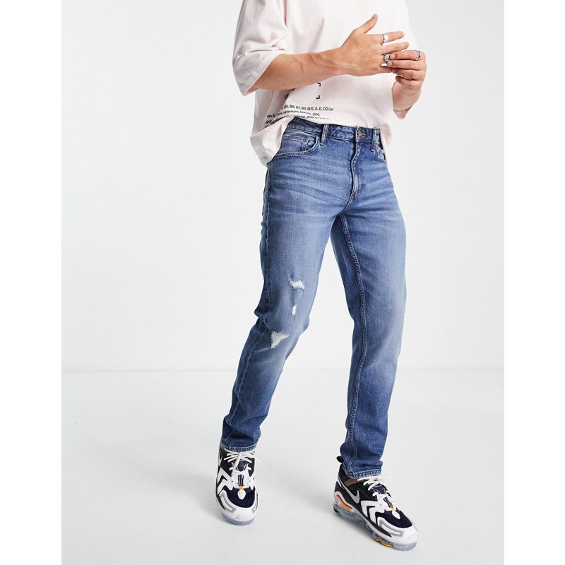 DESIGN – Schmal geschnittene Stretch-Jeans aus Bio-Baumwollmix in verwaschenem Dunkelblau mit Abnutzungen