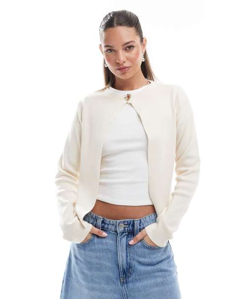 ASOS DESIGN – Schmal geschnittene Strickjacke in Ecru mit einem Knopf - view 1