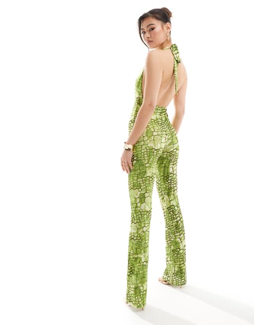ASOS Design – Schmal geschnittener Jumpsuit in Neongrün mit Schlangenmuster und Cut-out, 3 von 4
