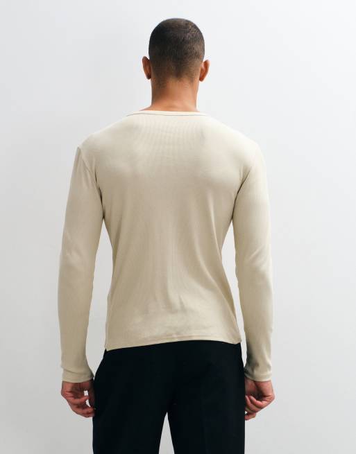 ASOS DESIGN schmal geschnittenes, geripptes Langarm-Oberteil zum Durchknöpfen in Beige, 5 von 5