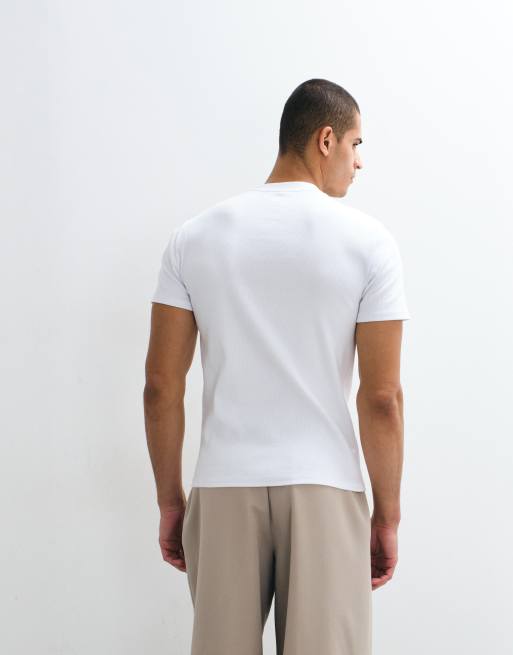 ASOS DESIGN – Schmal geschnittenes, hochgeschlossenes, geripptes T-Shirt in Weiß  , 4 von 7