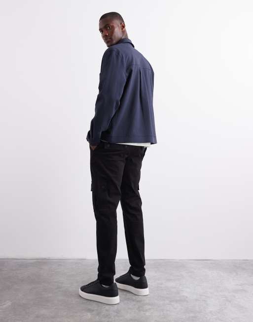 ASOS DESIGN – Schmal zulaufende Cargo-Hose in Schwarz, 3 von 6