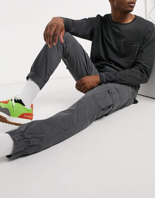 ASOS DESIGN – Schmal zulaufende Cargo-Hose in verwaschenem Grau