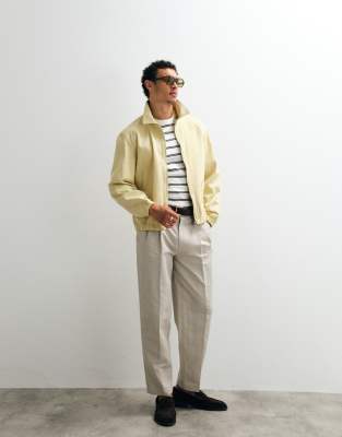 Schmal zulaufende, elegante Oversize-Hose in Steinbeige mit hohem Leinenanteil und Bundfalten-Neutral Neutral 60 Regular
