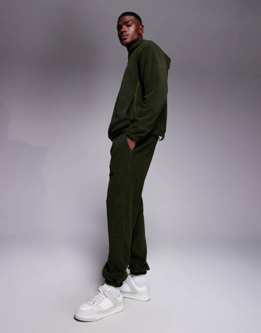 ASOS DESIGN – Schmal zulaufende Fleece-Jogginghose in Grün, Kombiteil, 3 von 5