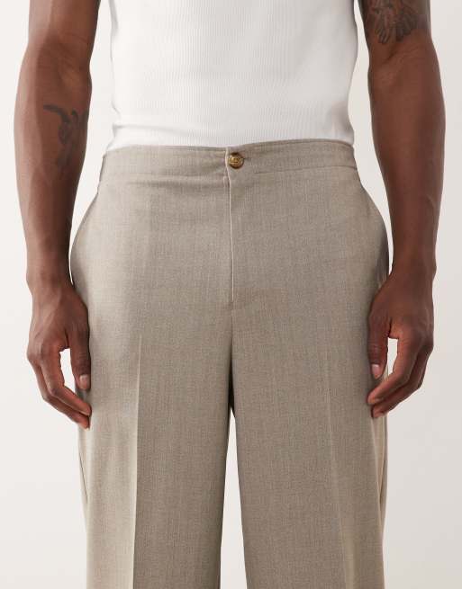 ASOS DESIGN – Schmal zulaufende Oversize-Anzughose in Beige mit Fischgrätmuster, 4 von 5