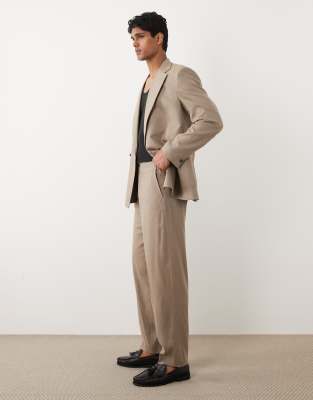 Schmal zulaufende Oversize-Anzughose in Braun mit Struktur Braun 50 Regular