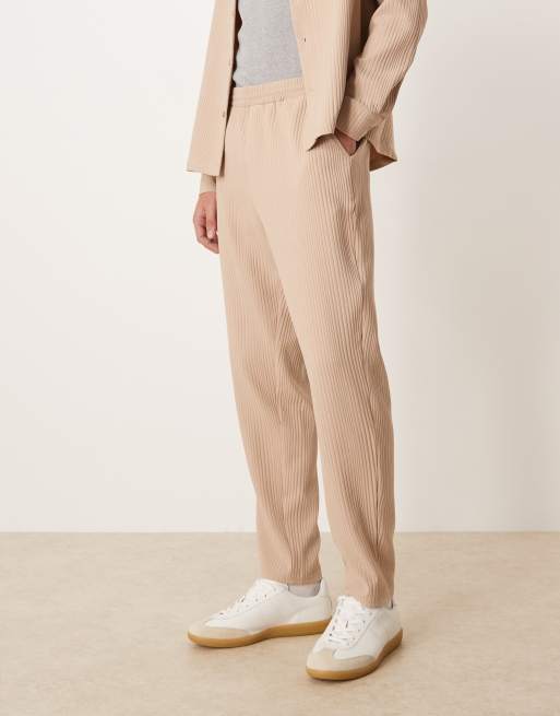 ASOS DESIGN – Schmal zulaufende, plissierte Hose in Beige, Kombiteil, 2 von 5