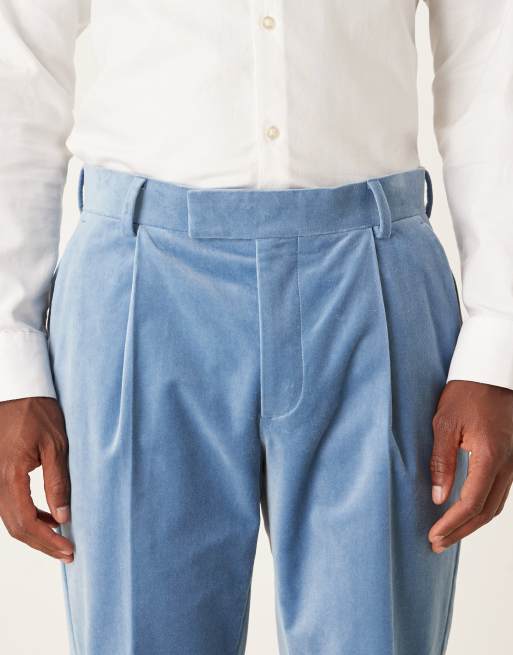 ASOS DESIGN – Schmale Anzughose aus Baumwollsamt in Hellblau mit Bundfalten, 5 von 5
