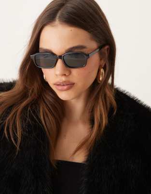 ASOS DESIGN - Schmale, eckige Sonnenbrille in Schwarz