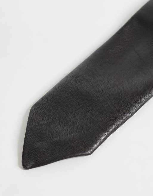 ASOS DESIGN – Schmale Krawatte aus Leder in Schokobraun, 2 von 3