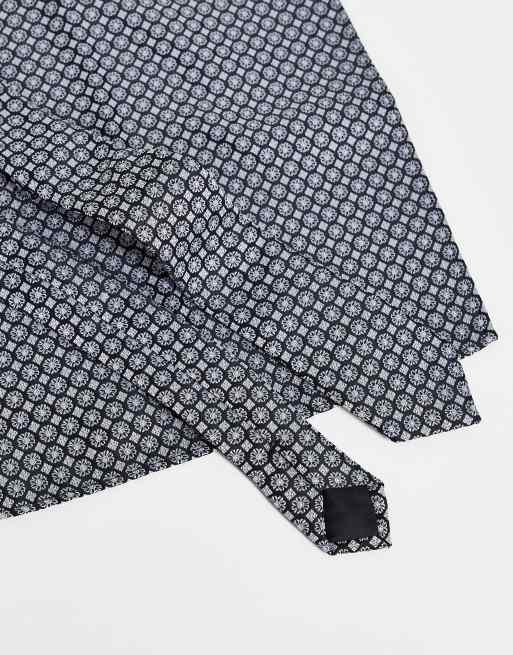 ASOS DESIGN – Schmale Krawatte und Einstecktuch mit geometrischem Design in Schwarz und Weiß, 2 von 4