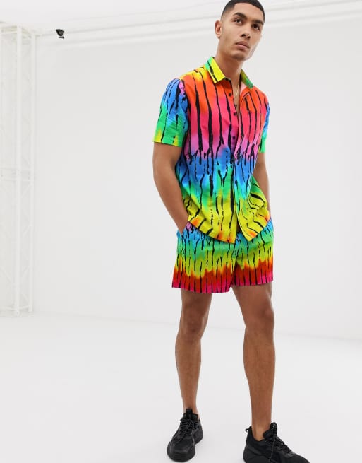 ASOS DESIGN – Schmale, kurze Shorts mit hellem Batikmuster, Kombiteil, 4 von 4