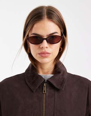 ASOS DESIGN - Schmale, ovale Sonnenbrille in milchigem Braun-Brown