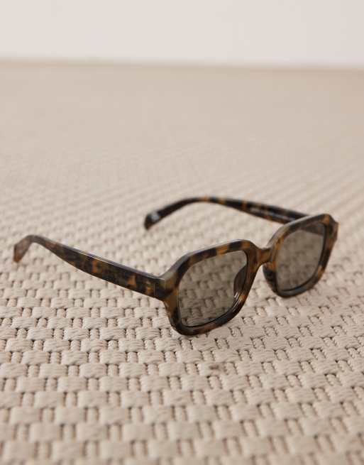 ASOS DESIGN – Schmale, rechteckige Sonnenbrille in grüner Schildpattoptik mit getönten Gläsern, 2 von 3