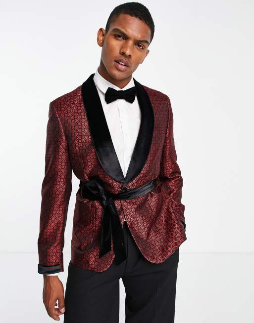 ASOS DESIGN – Schmale Satin-Smokingjacke in Rot mit Samt-Revers und geometrischem Muster