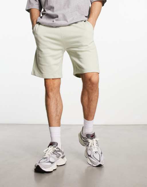 ASOS DESIGN – Schmale Shorts aus Jersey in verwaschenem Grün, 4 von 4