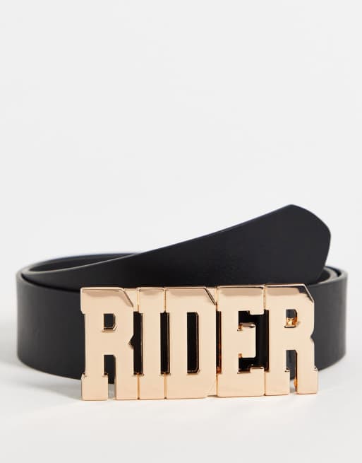 ASOS DESIGN – Schmaler Kunstledergürtel in Schwarz mit Text